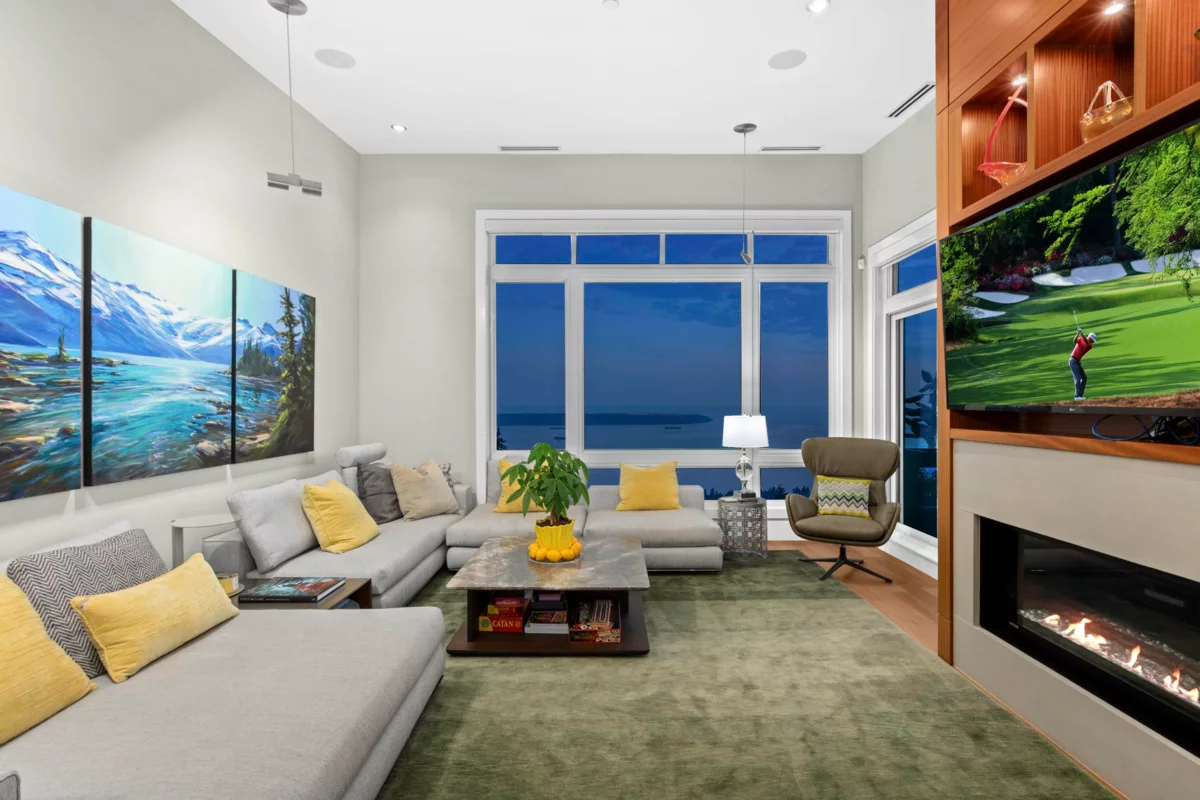 Kitchen Photo of 2780 Highgrove Place, West Vancouver, BC