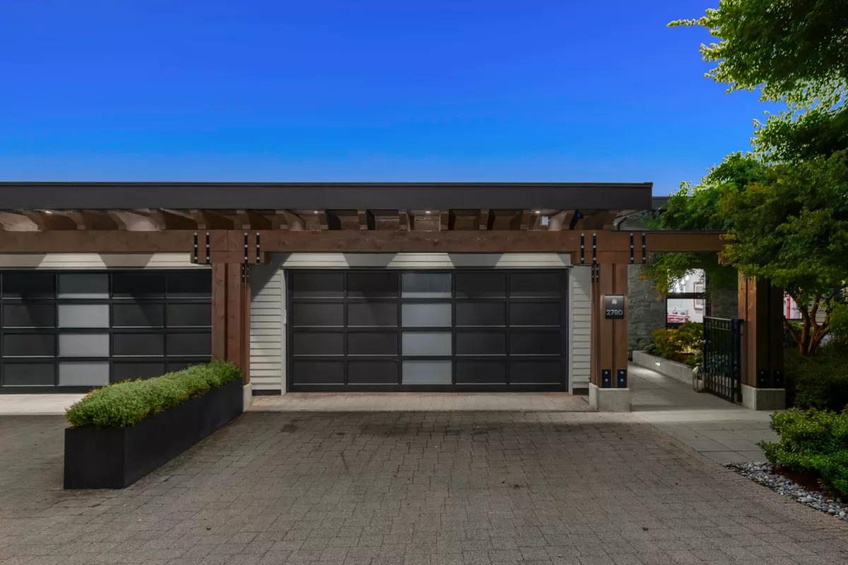 Swimming Pool Photo of 2780 Highgrove Place, West Vancouver, BC