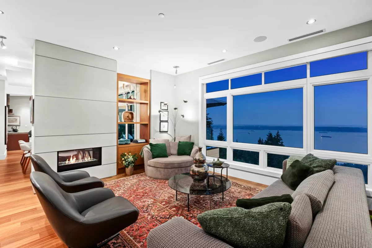 Walk-In Closet Photo of 2780 Highgrove Place, West Vancouver, BC