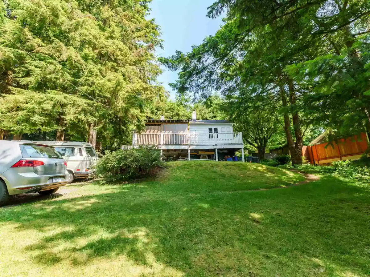 Breakfast Nook Photo of 4150 Dollarton Highway, North Vancouver, BC