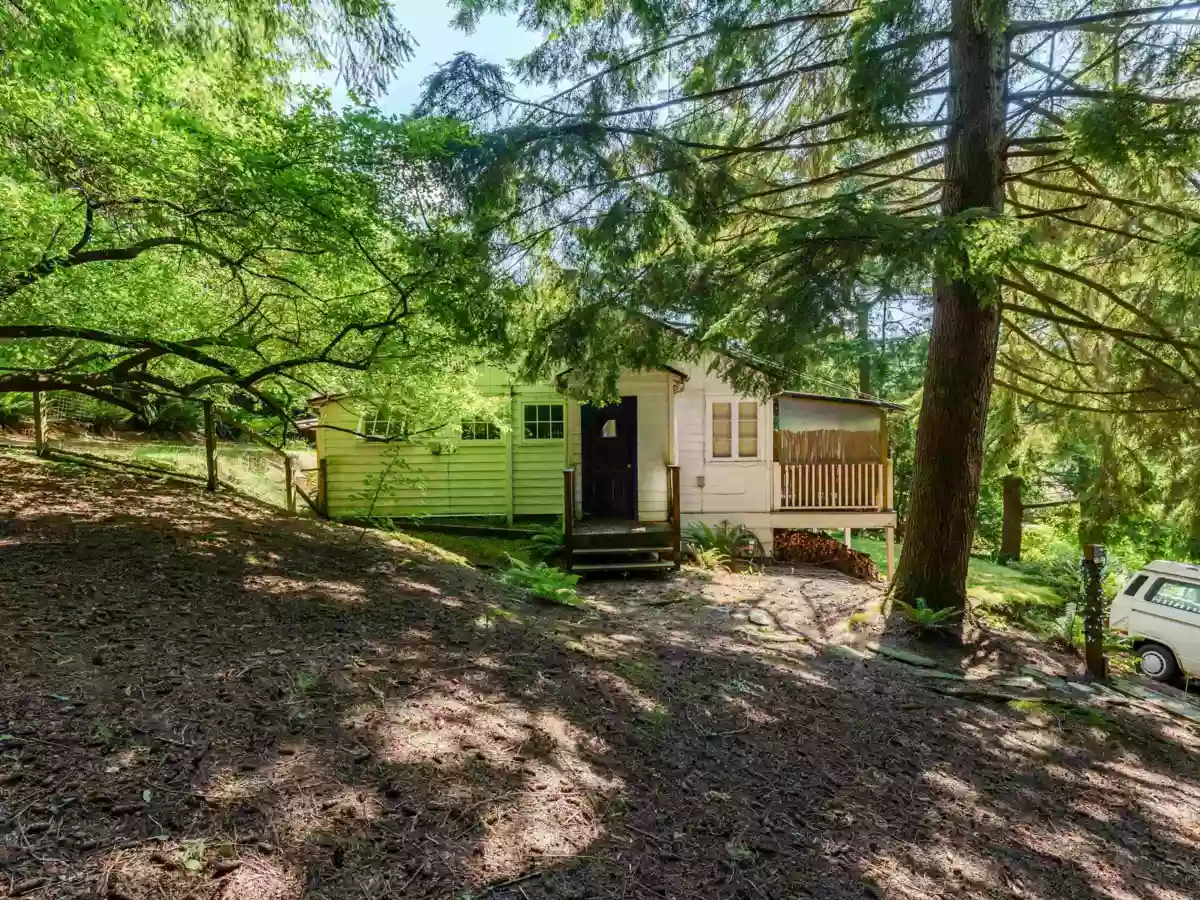 Primary Bathroom Photo of 4150 Dollarton Highway, North Vancouver, BC