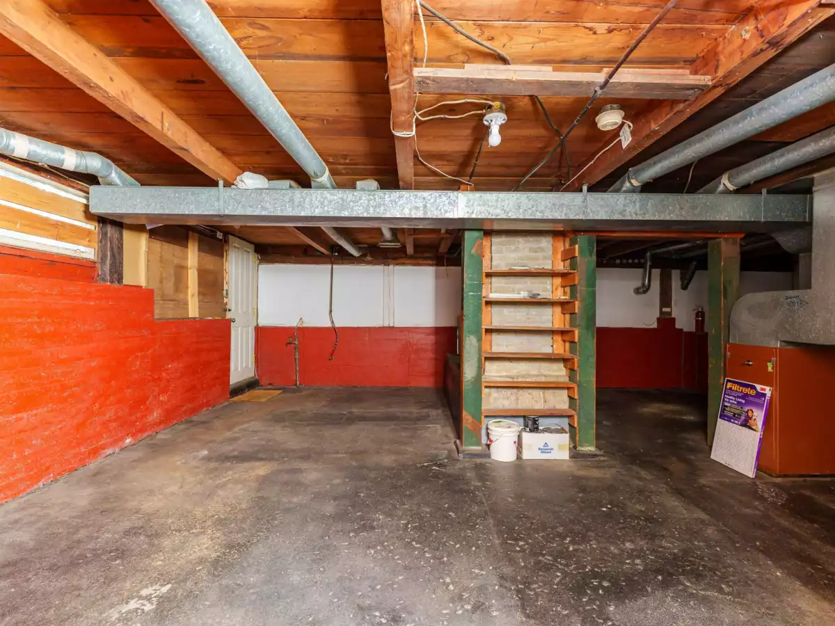 Swimming Pool Photo of 4150 Dollarton Highway, North Vancouver, BC