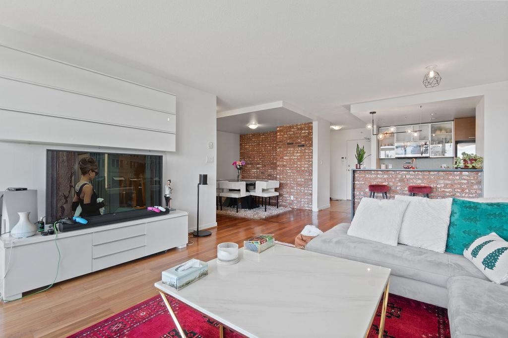 Kitchen Island Photo of 801 980 Cooperage Way, Vancouver, BC