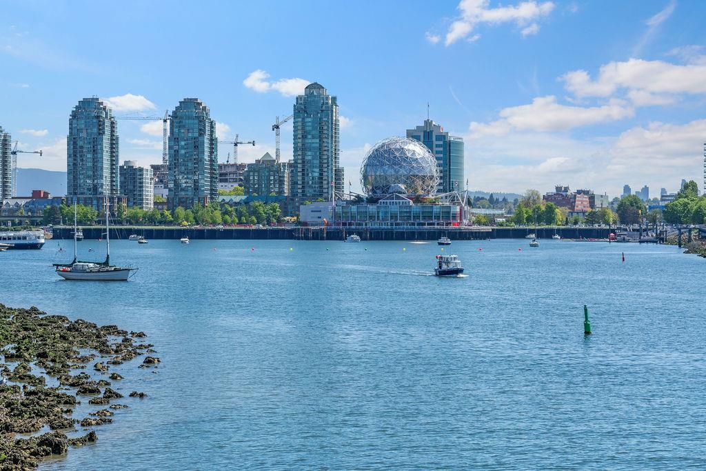 Laundry Room Photo of 801 980 Cooperage Way, Vancouver, BC