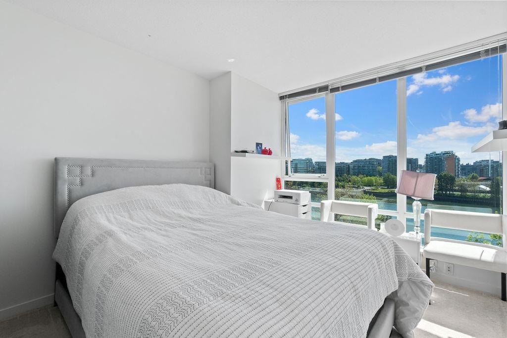 Primary Bathroom Photo of 801 980 Cooperage Way, Vancouver, BC
