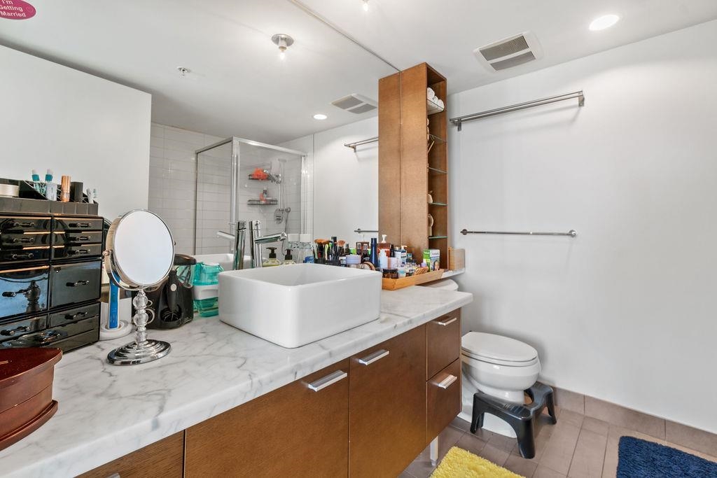 Walk-In Closet Photo of 801 980 Cooperage Way, Vancouver, BC