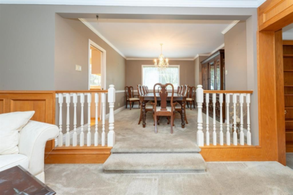 Kitchen Photo of 17352 26a Avenue, White Rock, BC