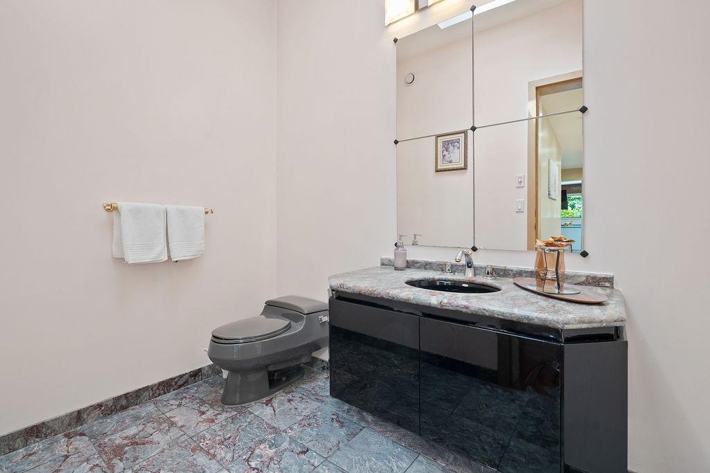 Garage Interior Photo of 2490 Westhill Court, West Vancouver, BC