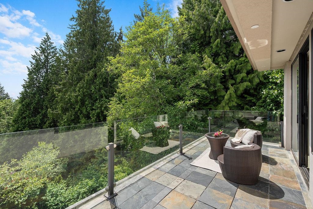 Outdoor Kitchen Photo of 2490 Westhill Court, West Vancouver, BC