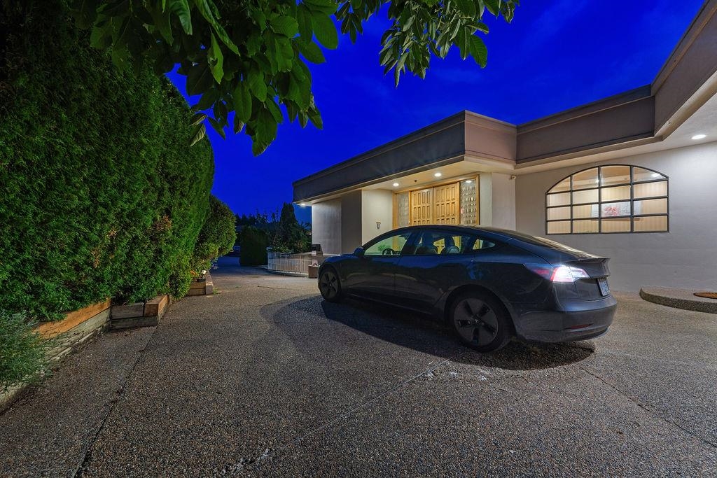Pantry Photo of 2490 Westhill Court, West Vancouver, BC
