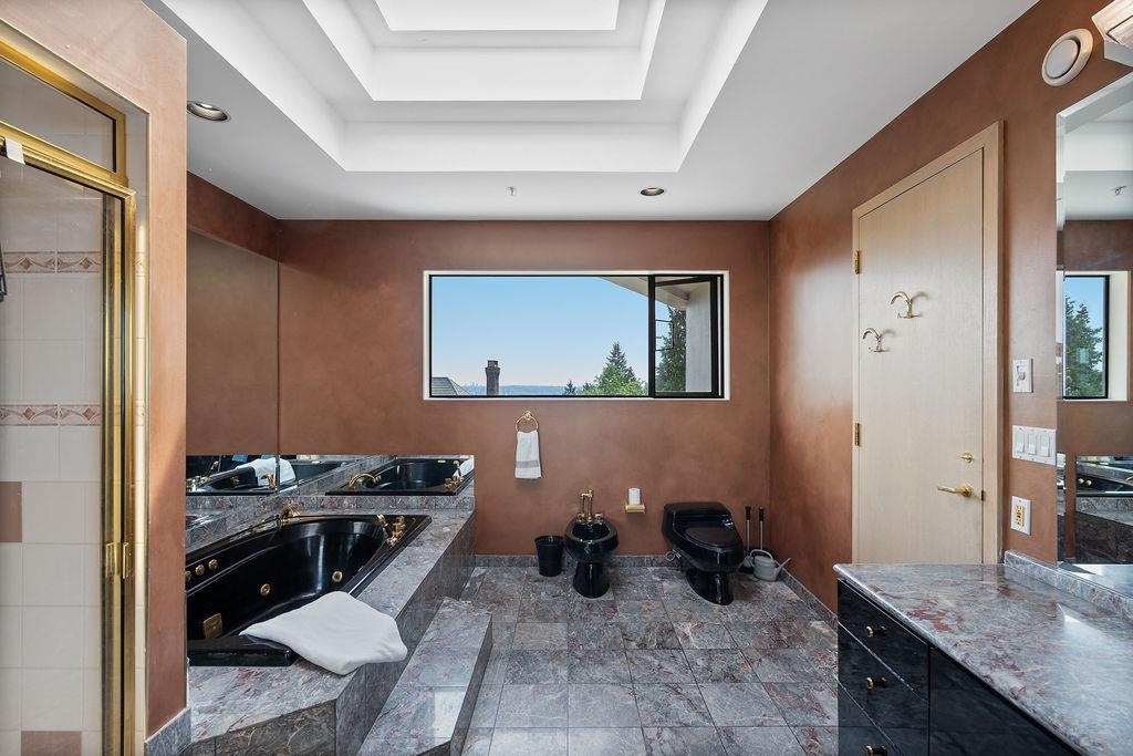 Staircase Photo of 2490 Westhill Court, West Vancouver, BC