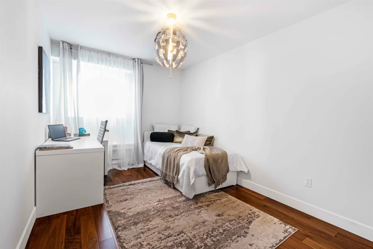 Entry Foyer Photo of 16615 61 Avenue, Surrey, BC