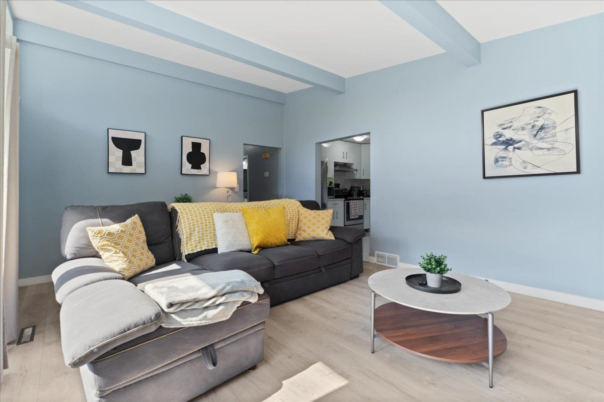 Family Room Photo of 45415 Barton Avenue, Chilliwack, BC