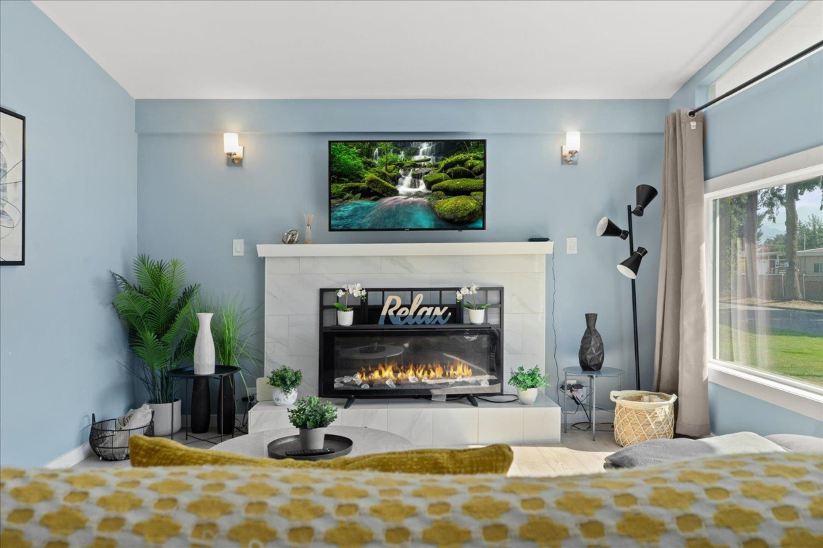 Living Room Photo of 45415 Barton Avenue, Chilliwack, BC