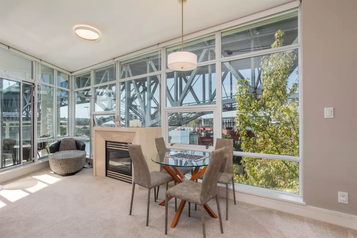 Dining Area Photo of 605 628 Kinghorne Mews, Vancouver, BC
