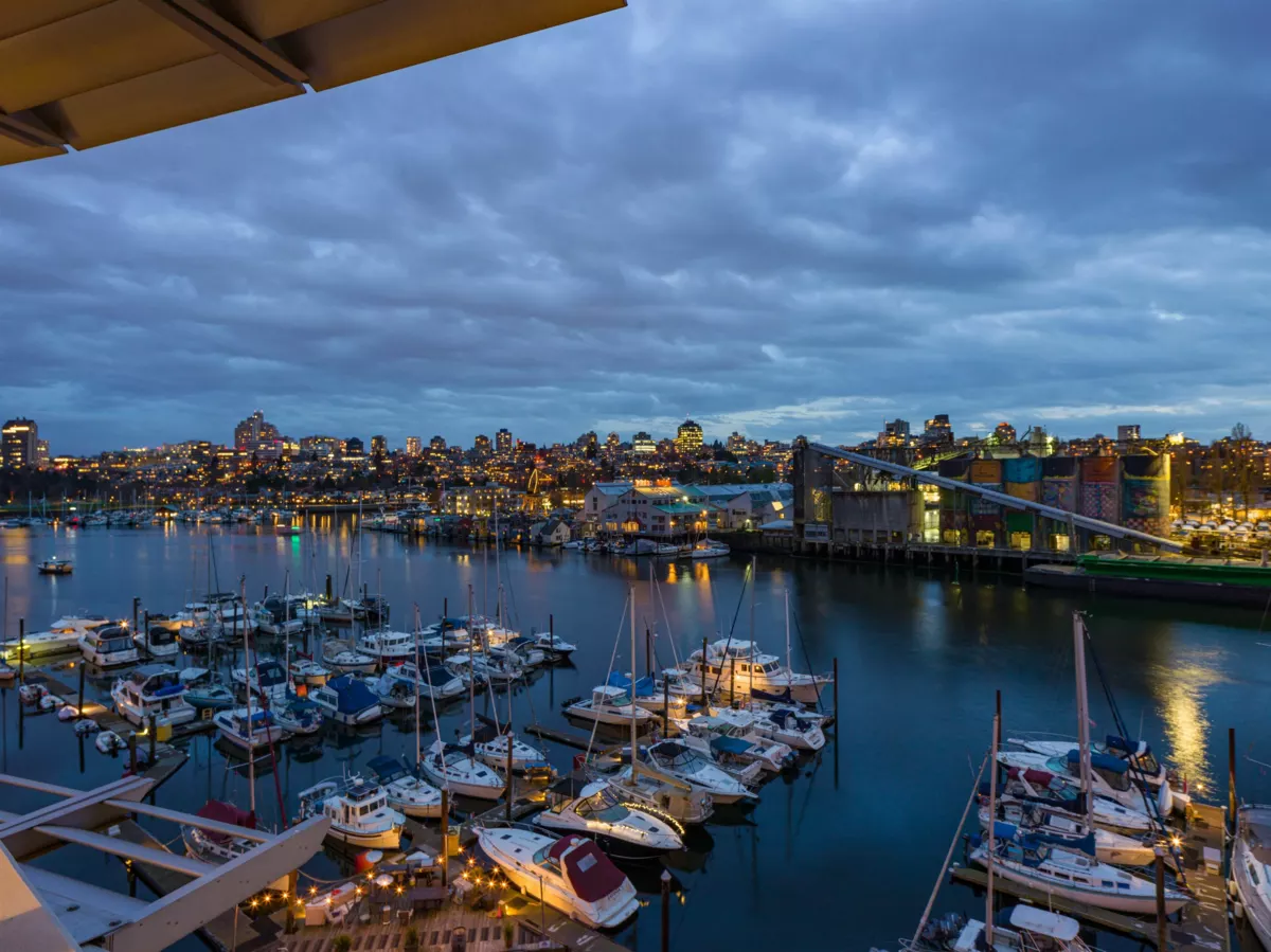 Front Yard Photo of 605 628 Kinghorne Mews, Vancouver, BC