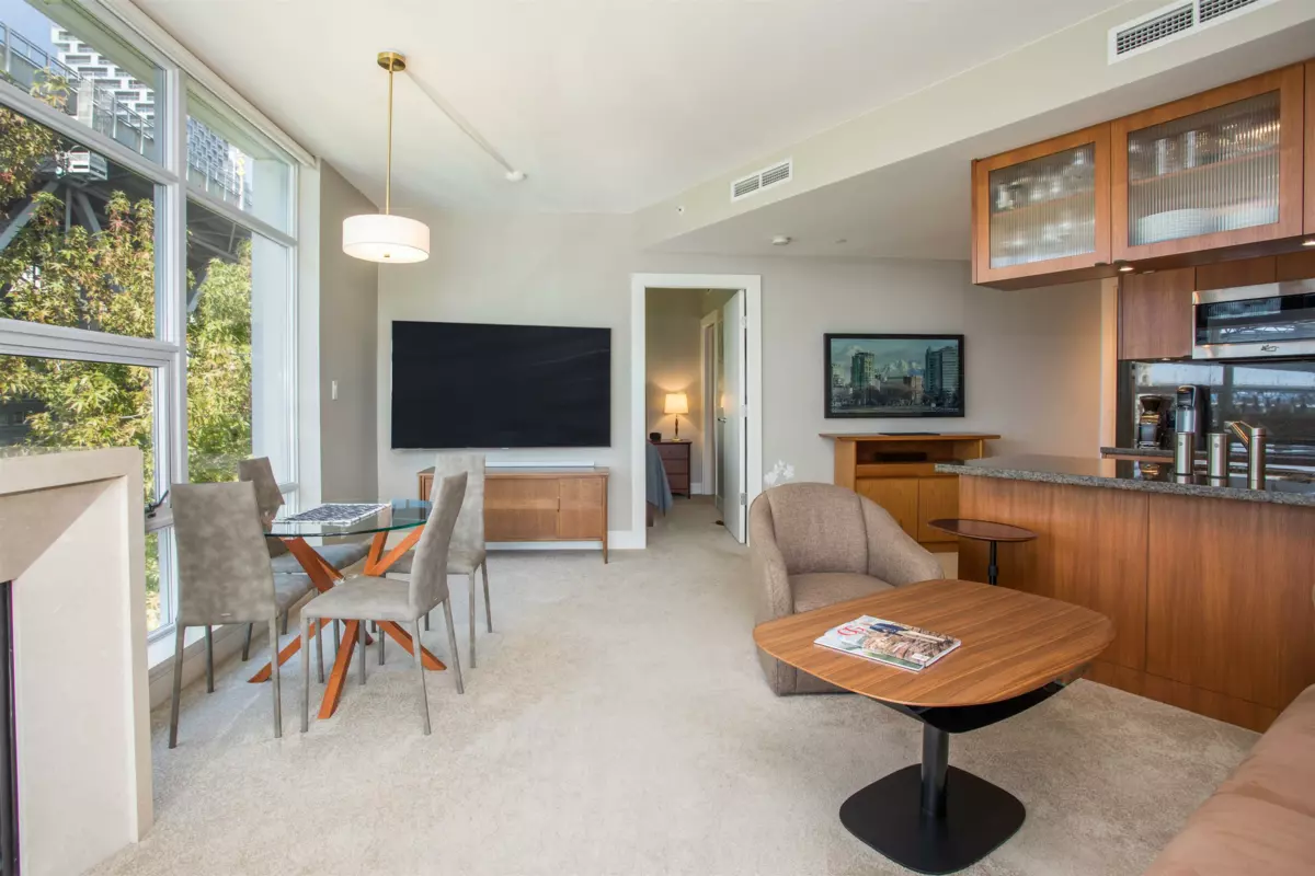 Primary Bathroom Photo of 605 628 Kinghorne Mews, Vancouver, BC