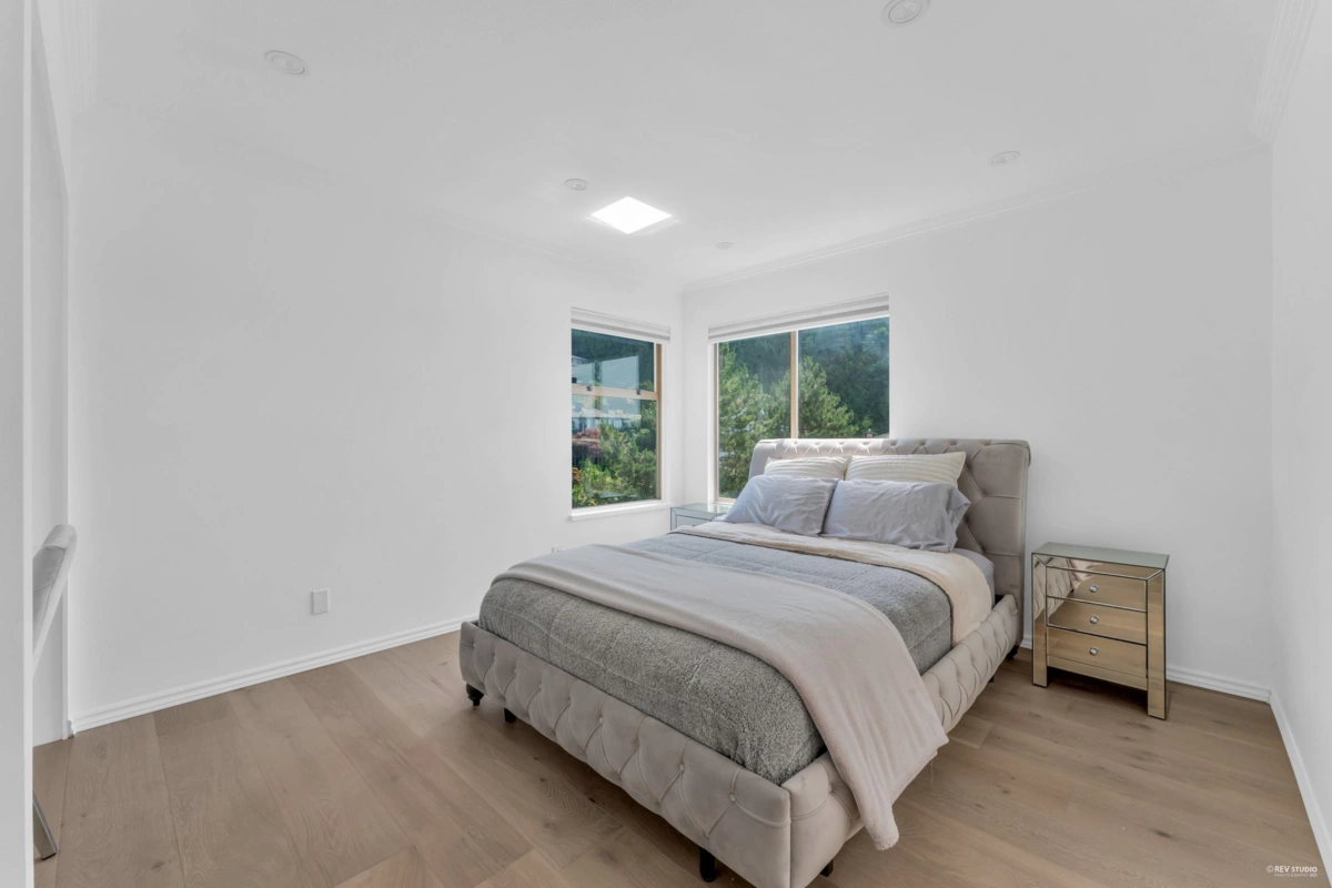 Entry Foyer Photo of 4809 Northwood Place, West Vancouver, BC