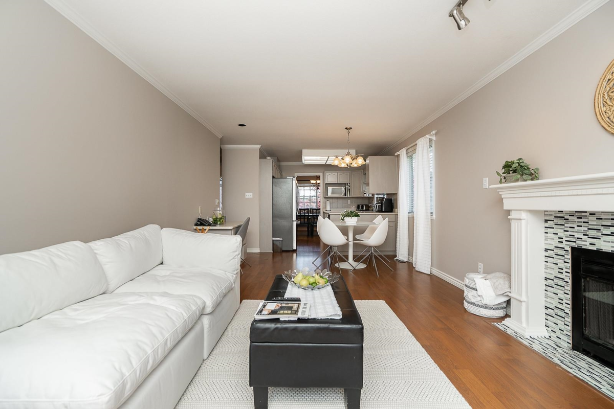 Kitchen Island Photo of 1932 Jacana Avenue, Port Coquitlam, BC