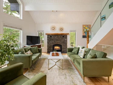 16 Garibaldi Drive, Whistler, BC, Whistler — Single Family Residence for sale