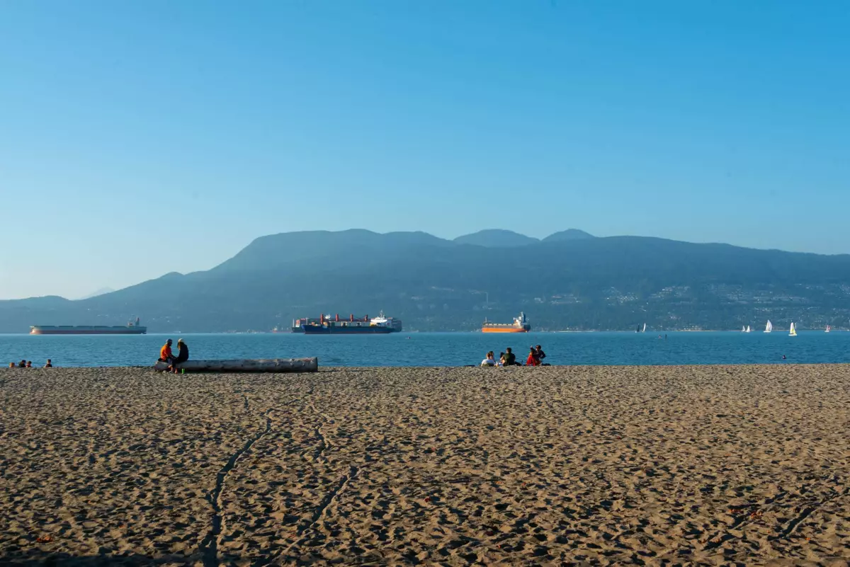 Front Yard Photo of 420 3440 W Broadway, Vancouver, BC