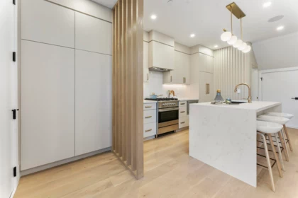 Kitchen Photo of 1 2138 W 48th Avenue, Vancouver, BC