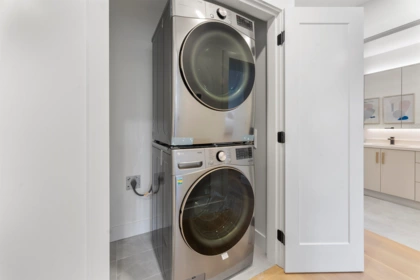 Mudroom Photo of 1 2138 W 48th Avenue, Vancouver, BC