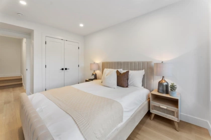 Powder Room Photo of 1 2138 W 48th Avenue, Vancouver, BC