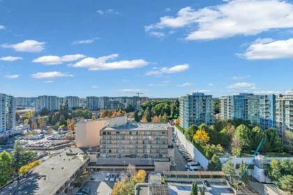Front Yard Photo of 1802 7380 Elmbridge Way, Richmond, BC