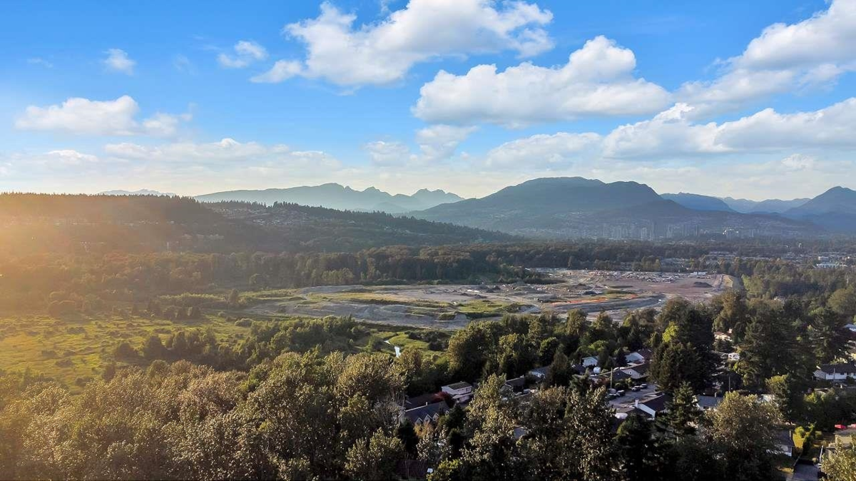 Guest Bathroom Photo of 2658 Klassen Court, Port Coquitlam, BC
