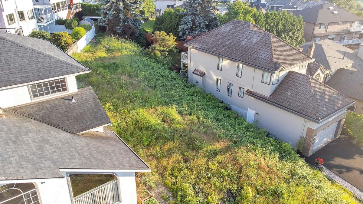 Kitchen Island Photo of 2658 Klassen Court, Port Coquitlam, BC
