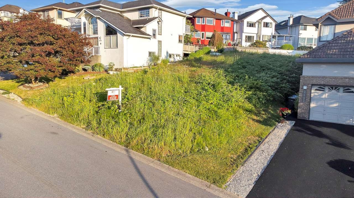 Powder Room Photo of 2658 Klassen Court, Port Coquitlam, BC