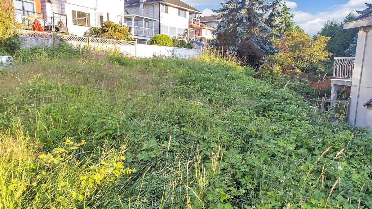 Walk-In Closet Photo of 2658 Klassen Court, Port Coquitlam, BC