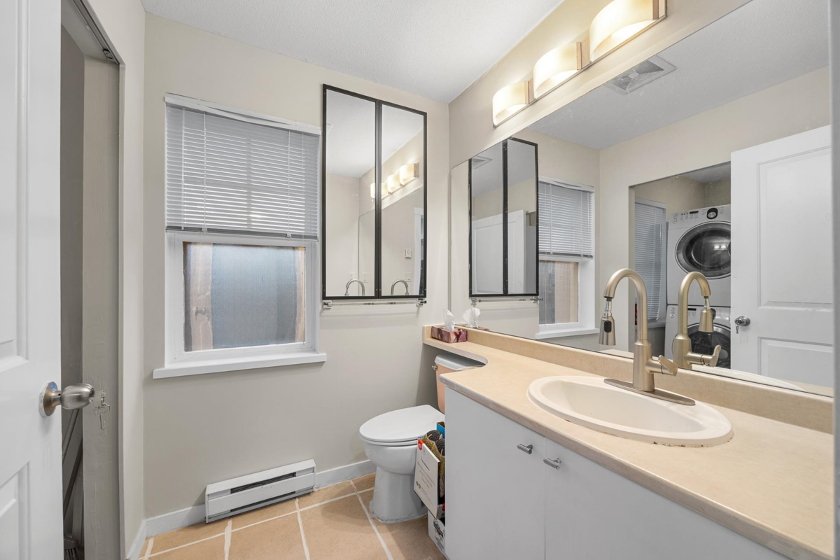 Breakfast Nook Photo of 5 2495 Davies Avenue, Port Coquitlam, BC