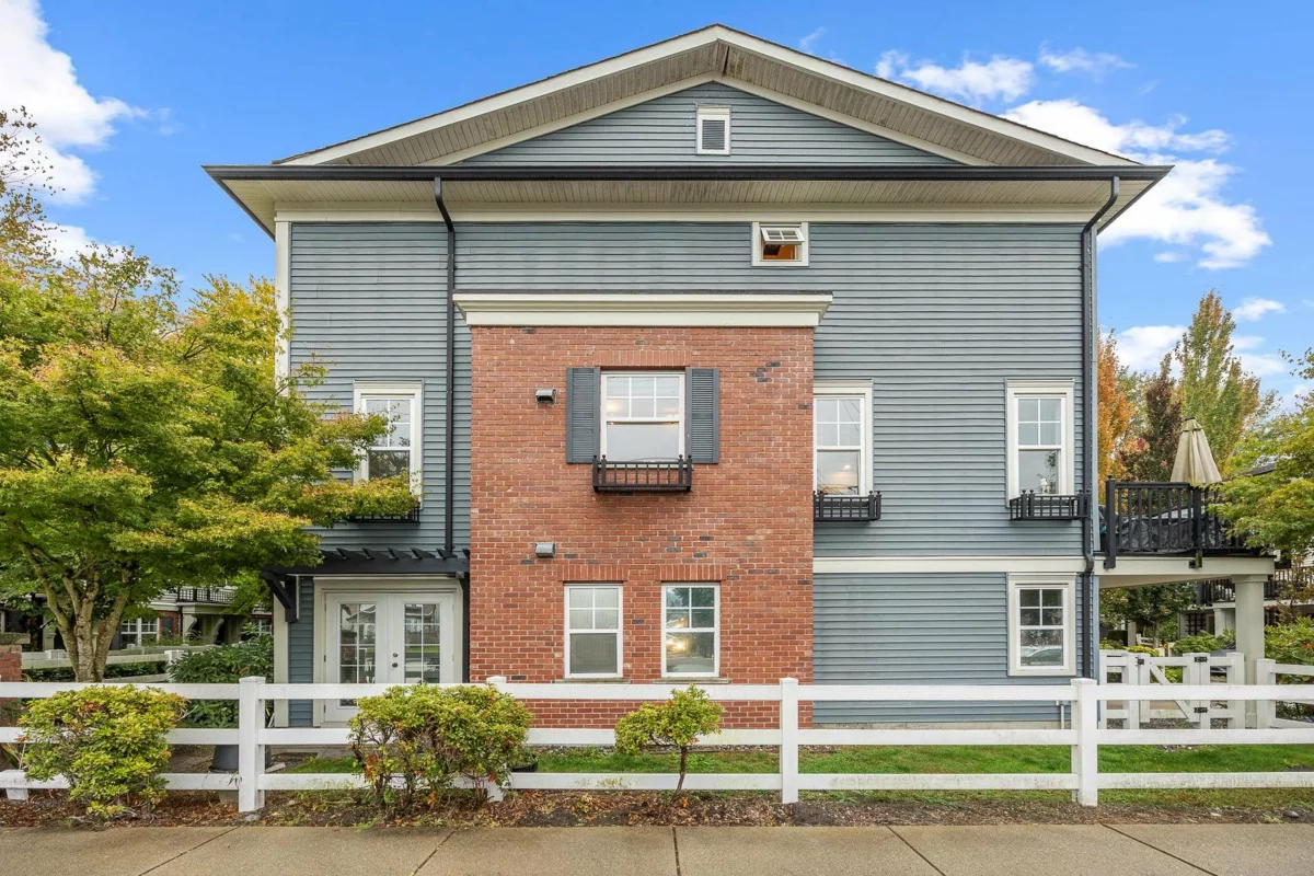 Dining Area Photo of 5 2495 Davies Avenue, Port Coquitlam, BC