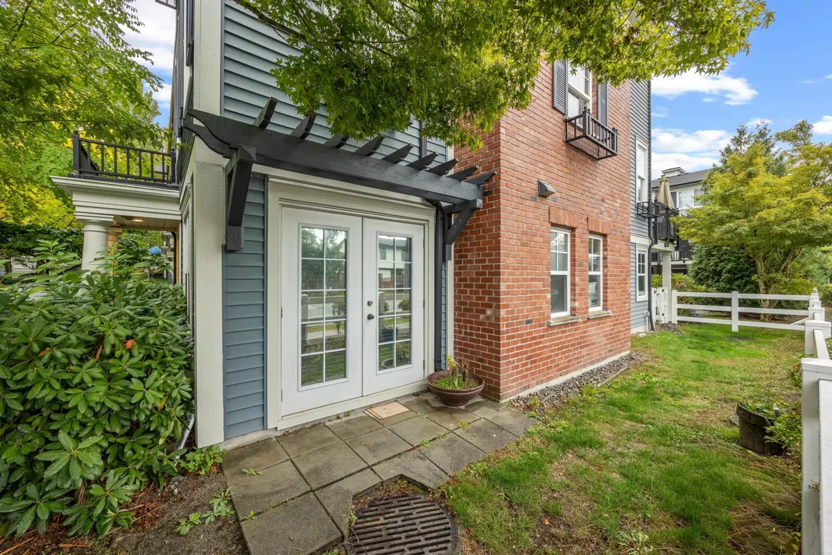 Family Room Photo of 5 2495 Davies Avenue, Port Coquitlam, BC