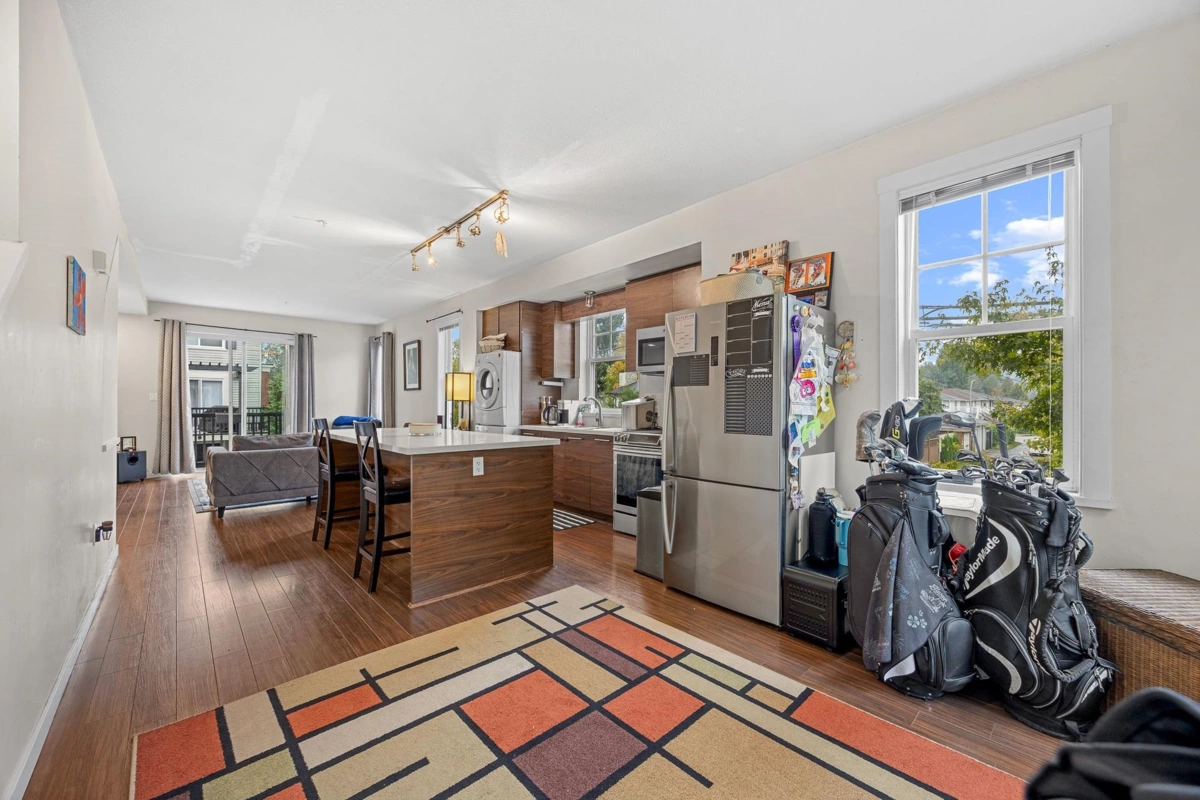 Mudroom Photo of 5 2495 Davies Avenue, Port Coquitlam, BC