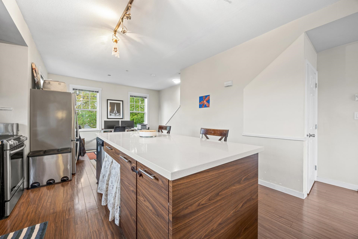 Powder Room Photo of 5 2495 Davies Avenue, Port Coquitlam, BC