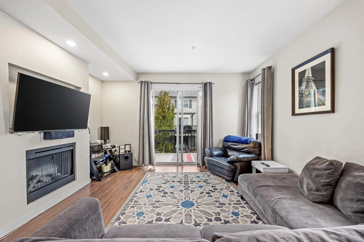 Walk-In Closet Photo of 5 2495 Davies Avenue, Port Coquitlam, BC