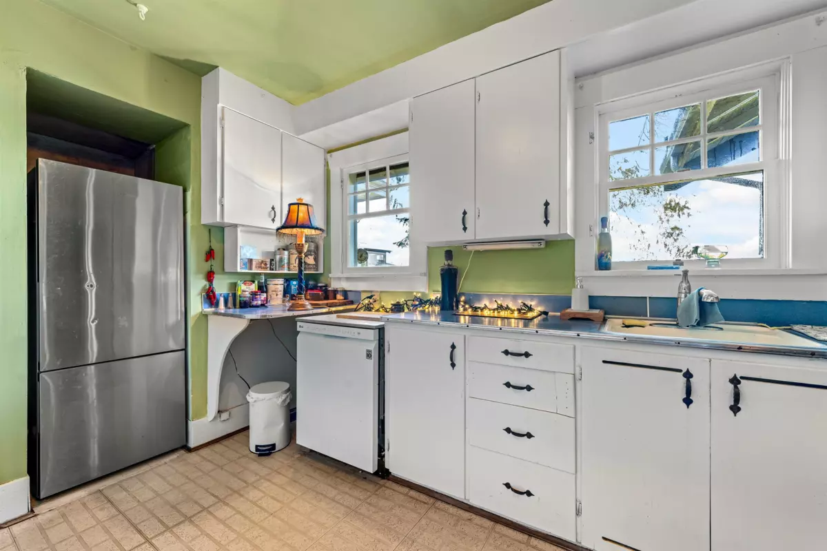 Bedroom 4 Photo of 4523 W 1st Avenue, Vancouver, BC