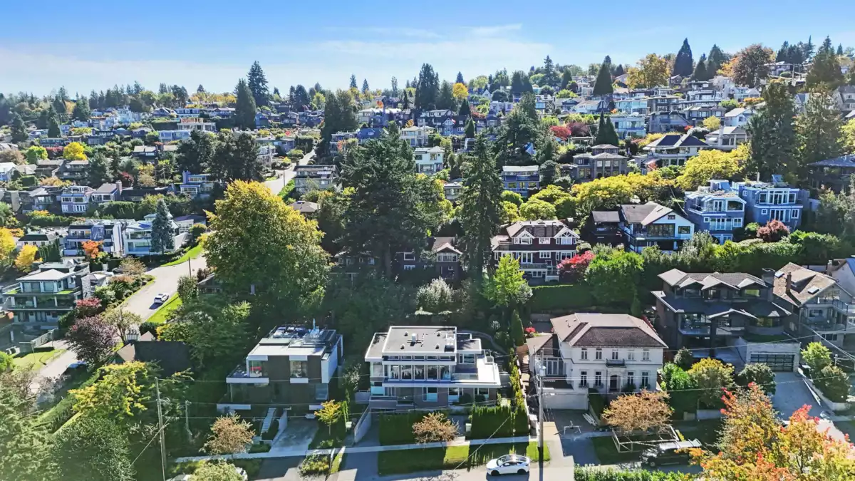 Hallway Photo of 4523 W 1st Avenue, Vancouver, BC