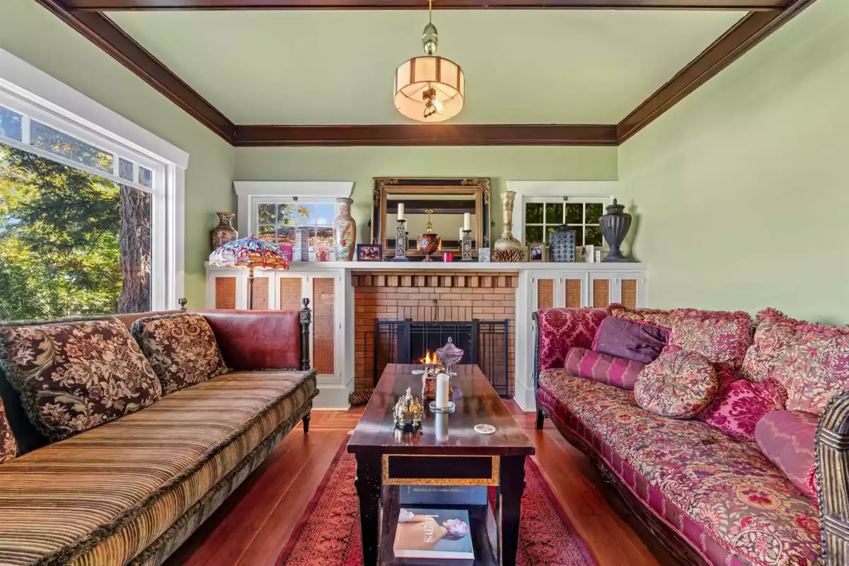 Kitchen Photo of 4523 W 1st Avenue, Vancouver, BC