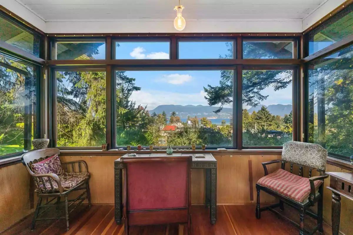 Living Room Photo of 4523 W 1st Avenue, Vancouver, BC