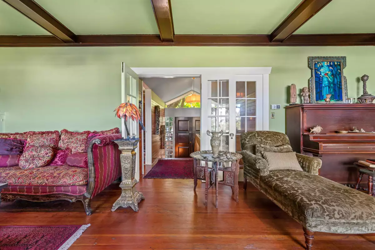 Walk-In Closet Photo of 4523 W 1st Avenue, Vancouver, BC