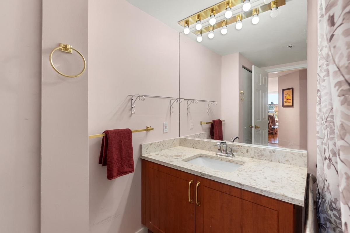 Basement Recreation Room Photo of 501 728 Farrow Street, Coquitlam, BC