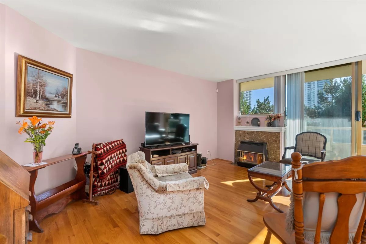 Dining Area Photo of 501 728 Farrow Street, Coquitlam, BC