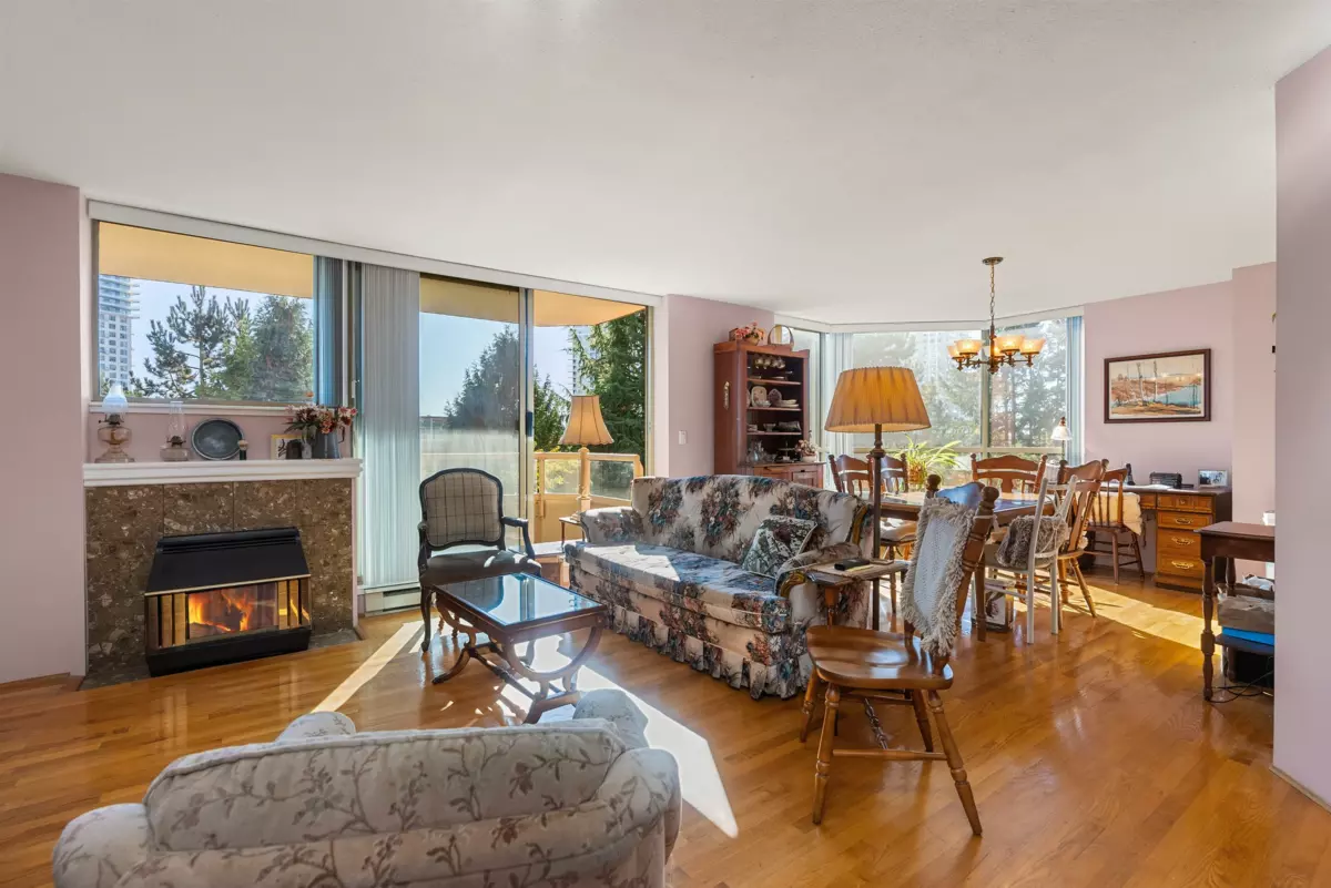 Kitchen Island Photo of 501 728 Farrow Street, Coquitlam, BC
