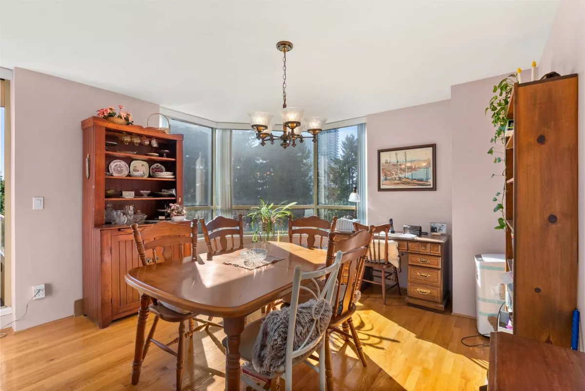 Primary Bathroom Photo of 501 728 Farrow Street, Coquitlam, BC