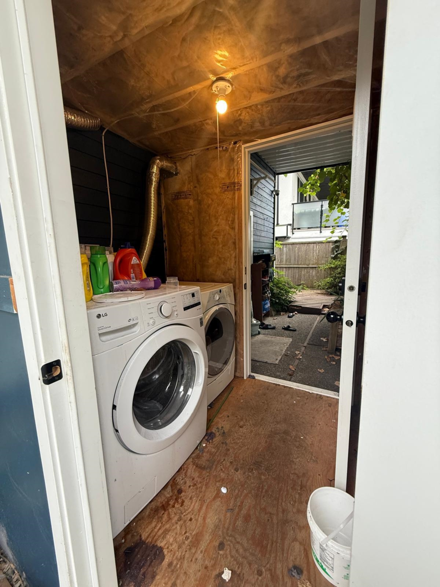 Kitchen Island Photo of 9135 146 Street, Surrey, BC