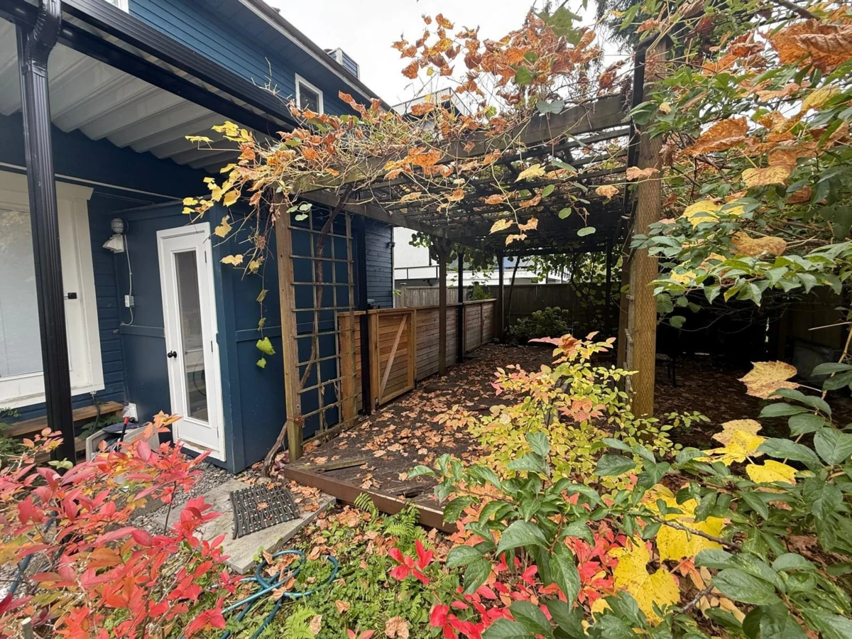 Kitchen Photo of 9135 146 Street, Surrey, BC
